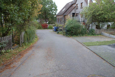 Reihenhaus, Kfz-Stellplatz, Einfamilienhaus, Altbau ehem. landw. Gebäude in mäßigem Zustand in Nümbrecht - Bild 1