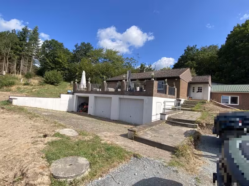 Wohnhaus und Werkstattgebäude (Gärtnereigrundstück) in Malente - Bild 1