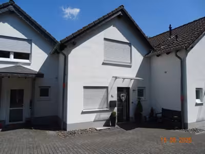 Reihenhaus, Kfz-Stellplatz in Paracelsusstraße 3a, 51643 Gummersbach - Bild 1