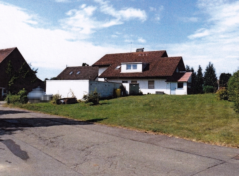 Zweifamilienhaus mit Doppelgarage und Carport in Schorndorf - Bild 1