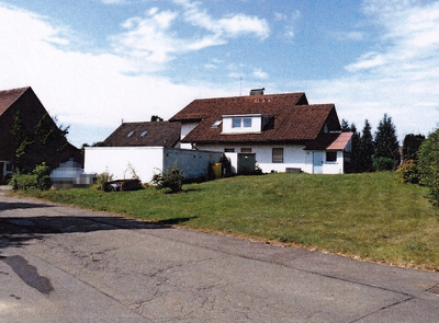 Zweifamilienhaus mit Doppelgarage und Carport in Thujastraße 19, 73614 Schorndorf-Oberberken - Bild 1
