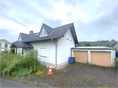 Einfamilienhaus und Einliegerwohnung in Im Wiesengrund 23, 65606 Villmar, Seelbach - Bild 1