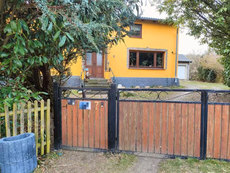 Wohnhaus mit Nebengebäude und unbebautes Grundstück in Hagen - Bild 1