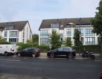 Kfz-Stellplatz (Tiefgarage), Eigentumswohnung (3 bis 4 Zimmer) in Niederrheinstraße 293, 295, 297, 299, 00000 , Kaiserswerth - Bild 1