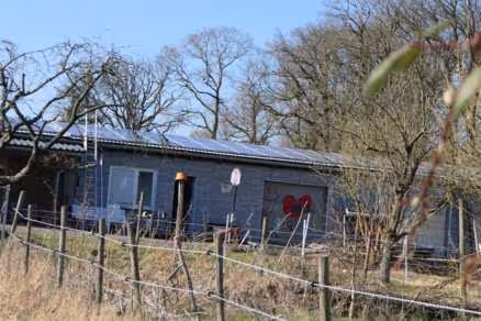 Einfamilienhaus, EfH mit rückwärtig angebauten Wirtschaftsgebüude im Außenbereich, und Nebengebäude in Leichlingen - Bild 3