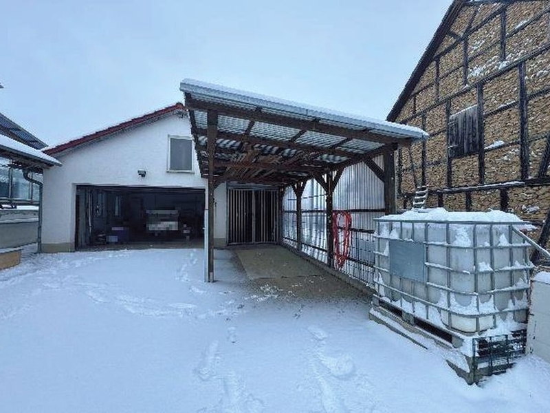 Einfamilienhaus mit Nebengelass und zweigeschossiger Garage in Nessetal - Bild 3