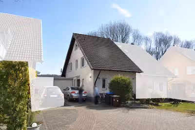 Garage, Doppelhaushälfte in Dählchen 44, 51469 Bergisch Gladbach, Paffrath - Bild 1