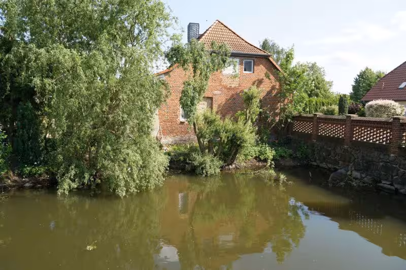 Einfamilienwohnhaus mit Nebengebäuden in Torgelow am See - Bild 3