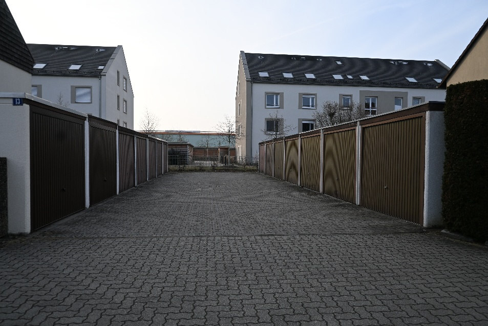 Reihenmittelhaus, Reihenmittelgarage, Garagenhof, Wohnweg in Nürnberg - Bild 3