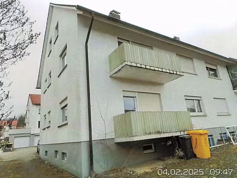 Dreifamilien-Doppelhaushälfte (sanierungsbedürftig) mit 2 Garagen in Plüderhausen - Bild 3