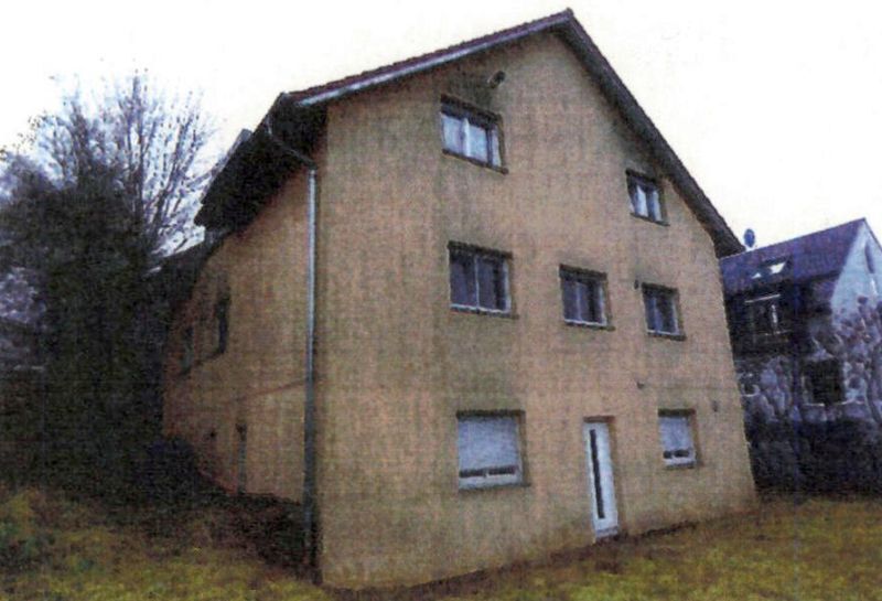 Zweifamilienhaus und unbebautes Grundstück in Leingarten - Bild 3