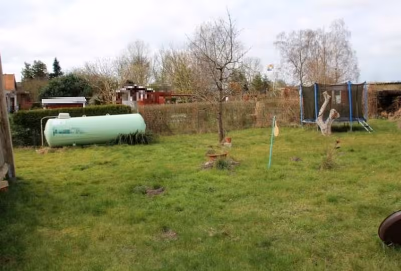 Teilmodernisiertes Einfamilienhaus mit Nebenanlagen in Alt Bukow - Bild 2