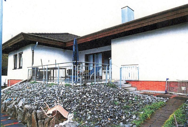 Einfamilienhaus mit Garage in Ilsfeld - Bild 1