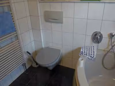 Zweifamilienhaus, gewerblich genutztes Grundstück, Kfz-Stellplatz, Garage in Eschweg 25, 32457 Porta Westfalica, Holtrup - Bild 7