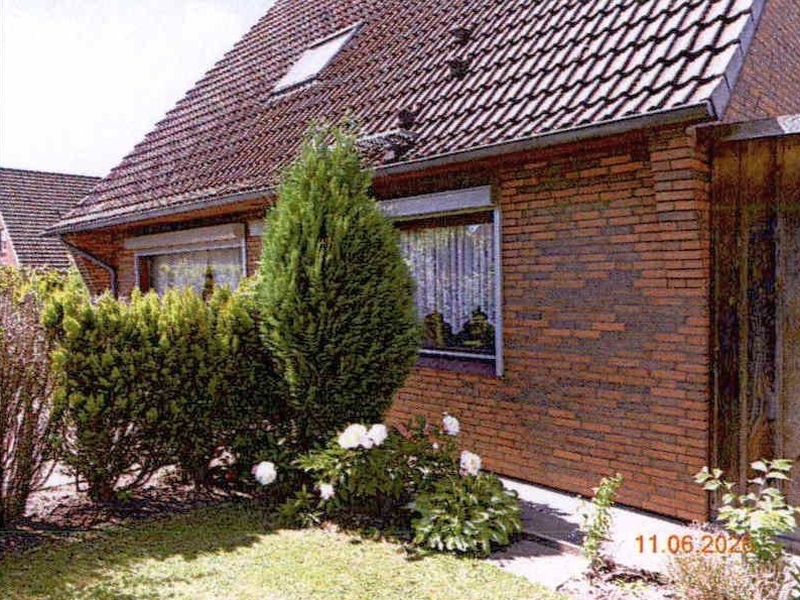 Einfamilienhaus mit Garage und Anbau in Brunsbüttel - Bild 2