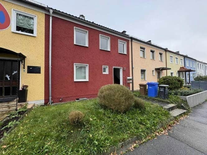 Reihenmittelhaus mit 2 Garagen in Passau - Bild 3