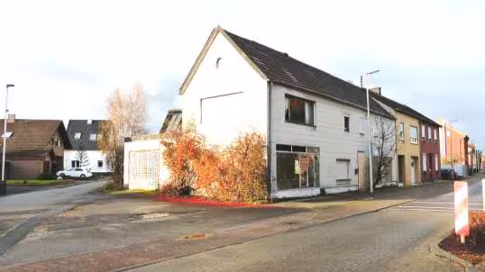 Wohn-/Geschäftshaus, Doppelhaushälfte, Reihenhaus, Schuppenanbaugebäude, Scheune. Abbruchreifes 'Wohn- und Geschäftshaus, unterstellte Nachfolgenutzung Wohngrundstück. in Heinsberg - Bild 1