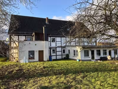 Mehrfamilienhaus in Auf der Amtsseite 6, 37574 Einbeck, Holtensen - Bild 2