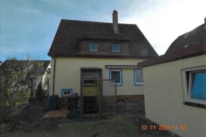 Zweifamilienwohnhaus mit 2 Garagen in Gaildorf - Bild 3
