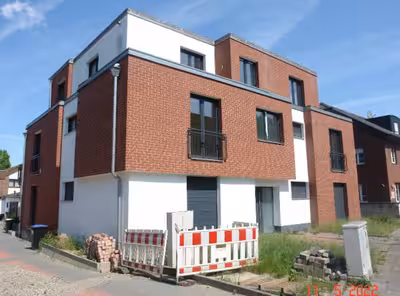Kfz-Stellplatz, Eigentumswohnung (3 bis 4 Zimmer), Eigentumswohnung (1 bis 2 Zimmer),  (Tiefgarage) (Tiefgarage) (Tiefgarage) (Tiefgarage) in Saarstr. 132, 47198 Duisburg, Alt-Homberg - Bild 2
