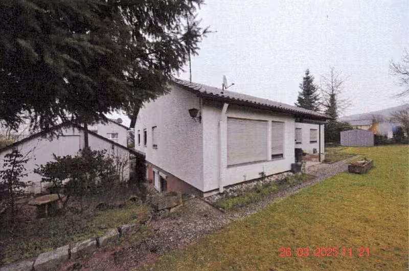 Einfamilienwohnhaus mit Doppelgarage in Großbottwar - Bild 3