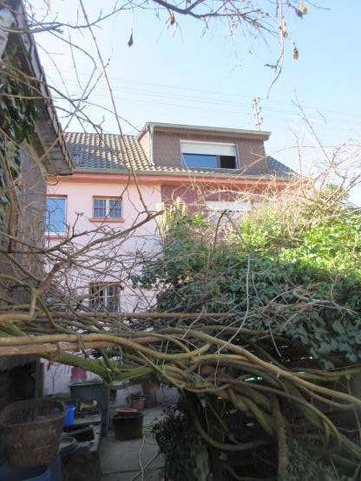 Zweifamilienwohnhaus nebst Stallgebäude und Garten in Edingen - Bild 2
