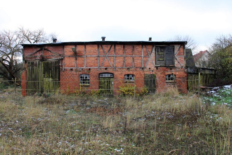 Wohnhaus mit Nebengebäuden und unbebaute Grundstücke in Neubrandenburg - Bild 3