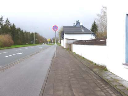 Doppelhaushälfte mit ungenehmigten Anbauten in Wesel - Bild 4