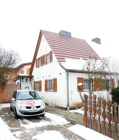 Einfamilienhaus, mit Anbau in Hinter der Kirche  208, 99625 Großneuhausen - Bild 1