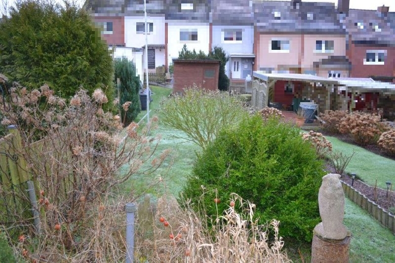 Einfamilienreihenmittelhaus und Reihengarage in Preetz - Bild 1