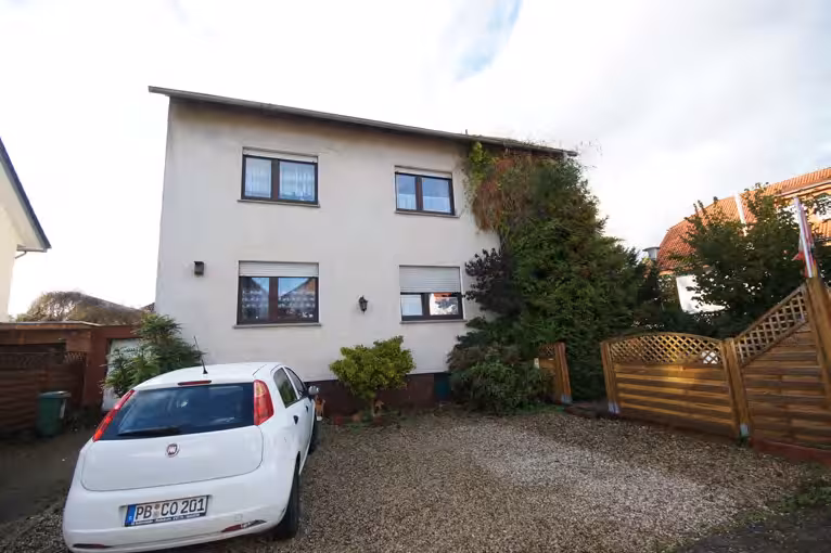 Zweifamilienhaus, Kfz-Stellplatz, Garage in Paderborn - Bild 1
