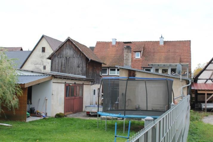Einfamilienhaus, Grundstück mit 3 Wohngebäuden u. 2 Nebengebäuden in Ebermannstadt - Bild 3