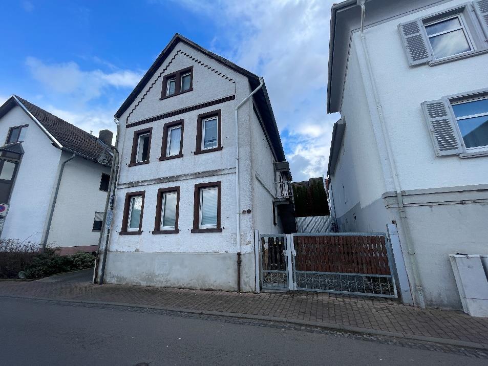 Mehrfamilienhaus in Klein-Karben - Bild 1