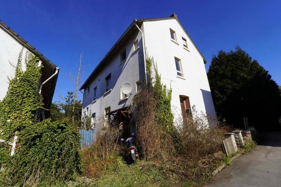 Doppelhaushälfte, Und Nebengebäude (ehem. Stallgebäude) in Fröndenberg/Ruhr - Bild 3