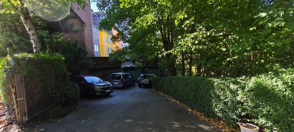 EFH-Anbau sowie zwei freilegungsreife Garagengebäuden in Solingen - Bild 1