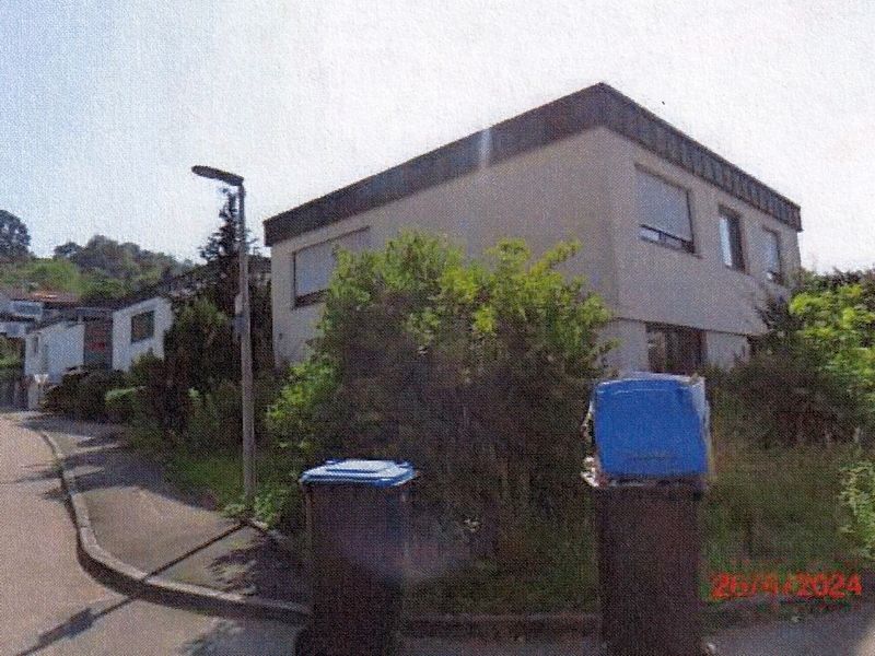 Einfamilienwohnhaus mit Einliegerwohnung und Garage in Winnenden - Bild 1