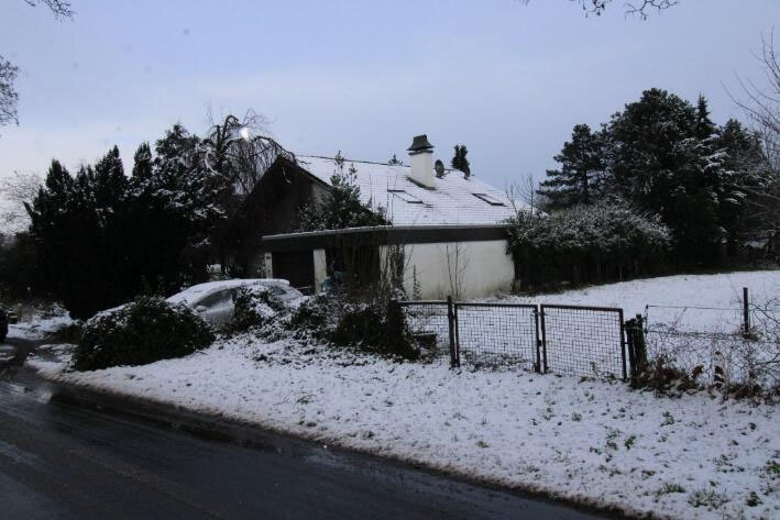 Einfamilienhaus, bei dem zu bewertenden Objekt handelt es sich um ein freistehendes, eingeschossiges und vollständig unterkellertes Einfamilienhaus sowie um eine Doppelgarage. Das Objekt ist zum Wertermittlungsstichtag eingenutzt. in Herten - Bild 4