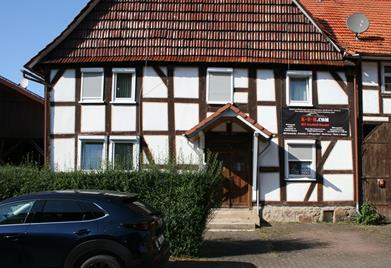 Denkmalgeschütztes Einfamilienhaus mit Scheunenanbau in Oedelsheim - Bild 3