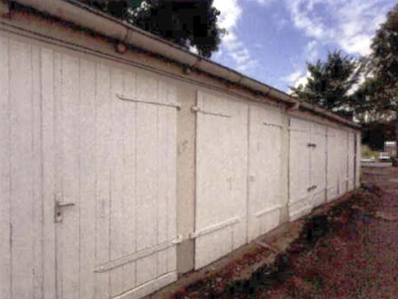 Bürogebäude, 3 Lagergebäude und 19 Garagen in Hamburg - Bild 4