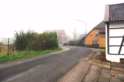 Wohn-/Geschäftshaus, zwei Gewerbehallen in An der Insel 26 a, 41352 Korschenbroich - Bild 4