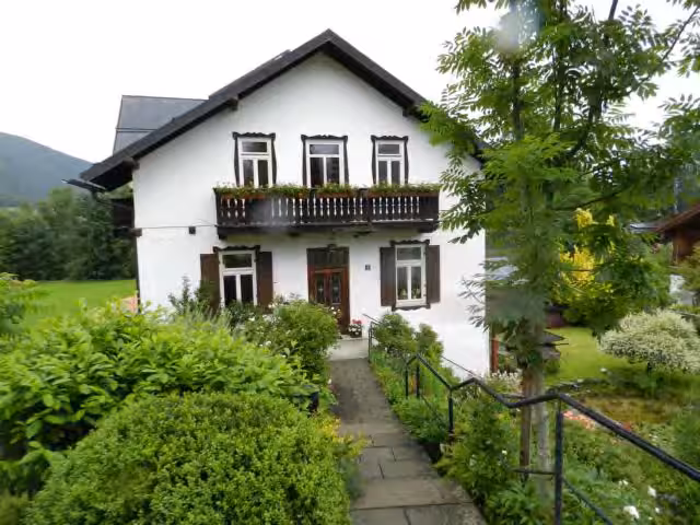 Einfamilienwohnhaus, Carport mit Nebenraum in Oberschönau - Bild 3