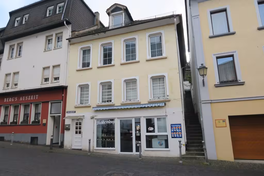 Wohn-/Geschäftshaus, Wohnhaus mit Ladengeschäft im Erdgeschoss in Rüdesheim am Rhein - Bild 1