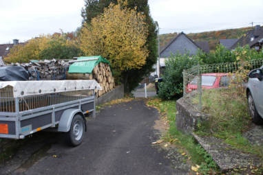 Reihenhaus, Kfz-Stellplatz, Einfamilienhaus, Altbau ehem. landw. Gebäude in mäßigem Zustand in Nümbrecht - Bild 4