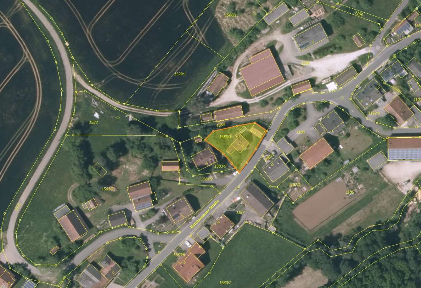 Einfamilienhaus, Neben- und Garagengebäude in Seubersdorf i.d. OPf. - Bild 3