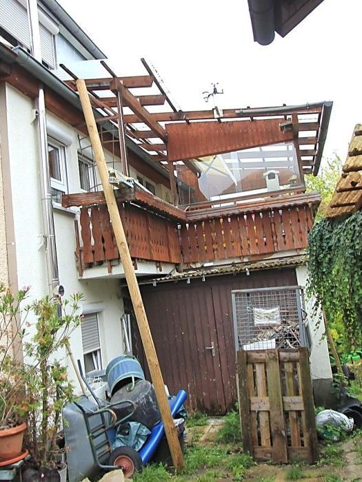 Einfamilienwohnhaus mit 2 Garagenanbauten und kleinem Garten in Mühlhausen im Täle - Bild 3