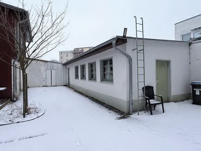 Mehrfamilienhaus mit 2 Nebengebäuden in Schwerin - Bild 4
