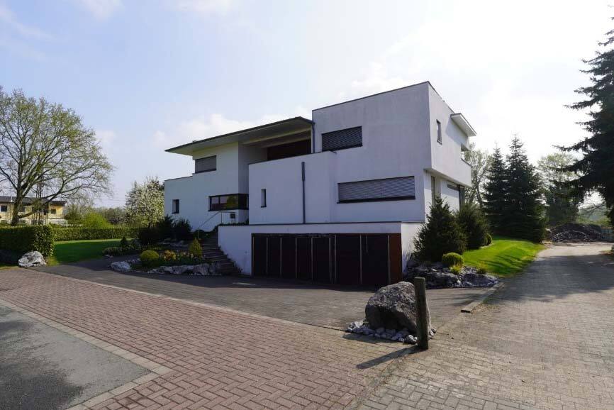 Zweifamilienhaus, Garage, 3 Garagen im Kellergeschoss in Bergkamen - Bild 2