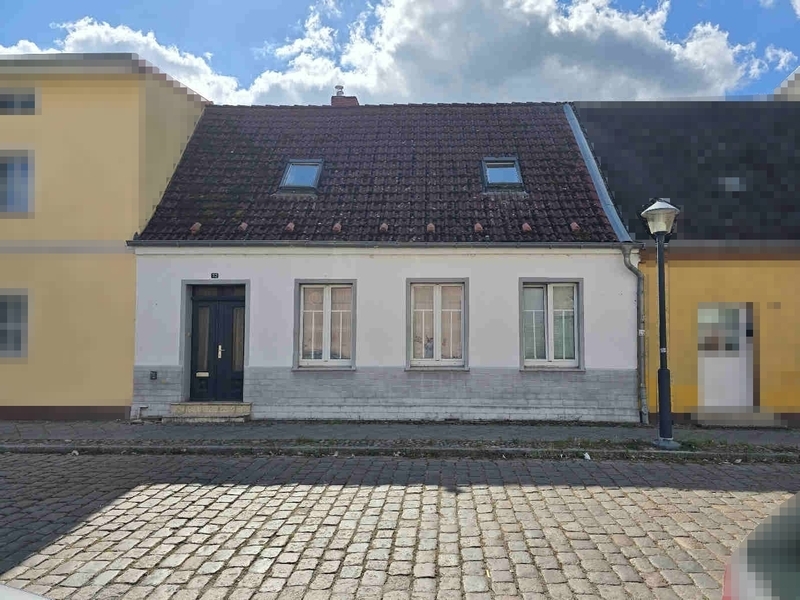 Einfamilienwohnhaus mit Einliegerwohnung und Nebengebäude in Demmin - Bild 2