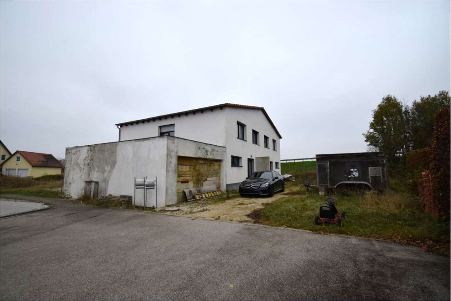 Zweifamilienhaus in Eichenhofen - Bild 1