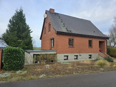 Einfamilienhaus mit massiver Garage in Lindenstraße 6, 18279 Lalendorf OT Vogelsang - Bild 1